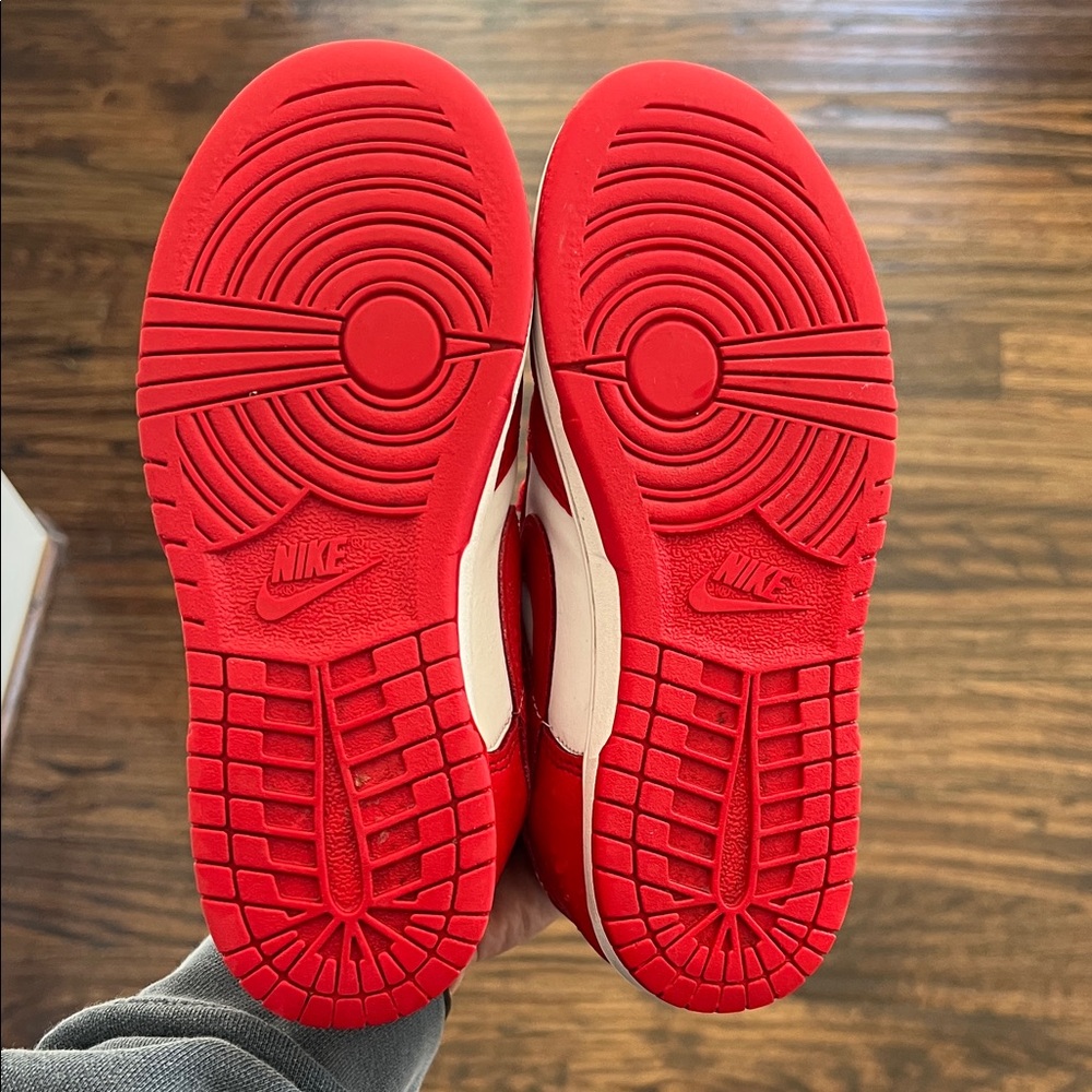 Kids Nike Dunk Low Casual Shoes - Bright Red and White - Picture 4 of 5